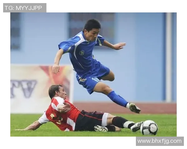 黄磊的足球人生深度对话探讨：从绿茵场到人生哲学的启示与反思