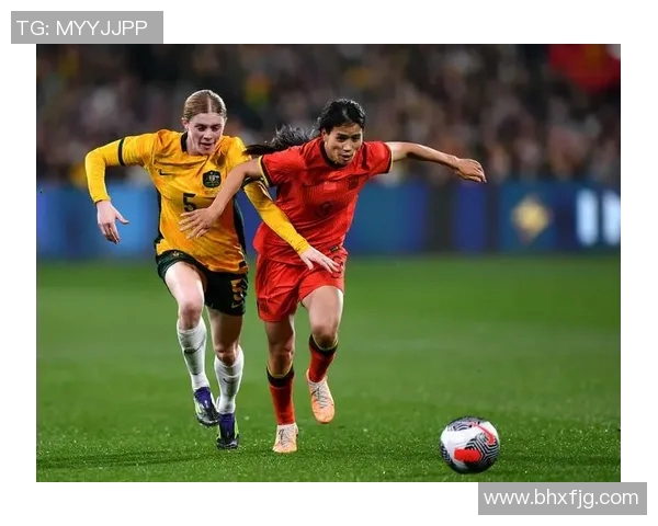 中国女足迎战加拿大队力争胜利展现拼搏精神与团队合作