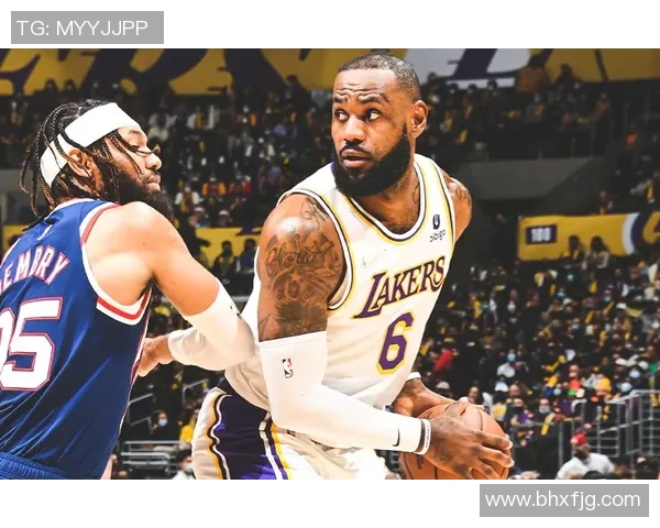 詹姆斯领衔湖人对决精彩赛事回顾与分析